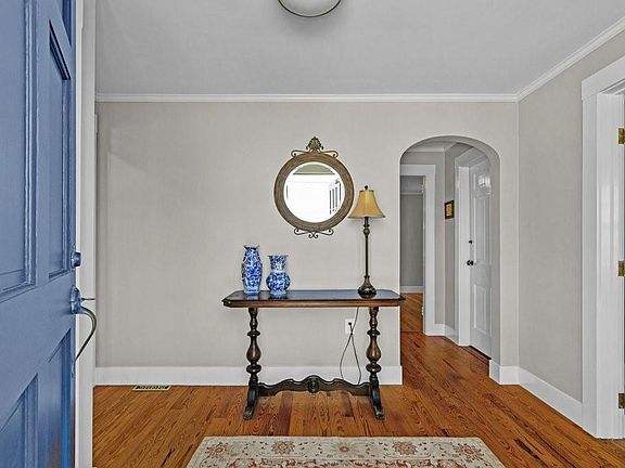 4th image of 10 West Ave