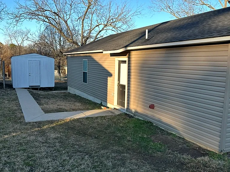 3510 Maywood Ct — Photo 2