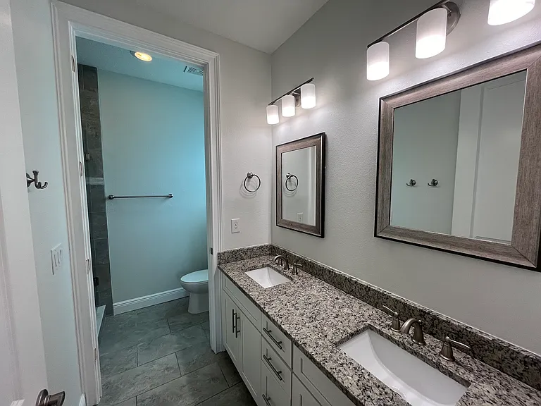 4250 W Carmen St — Photo 10