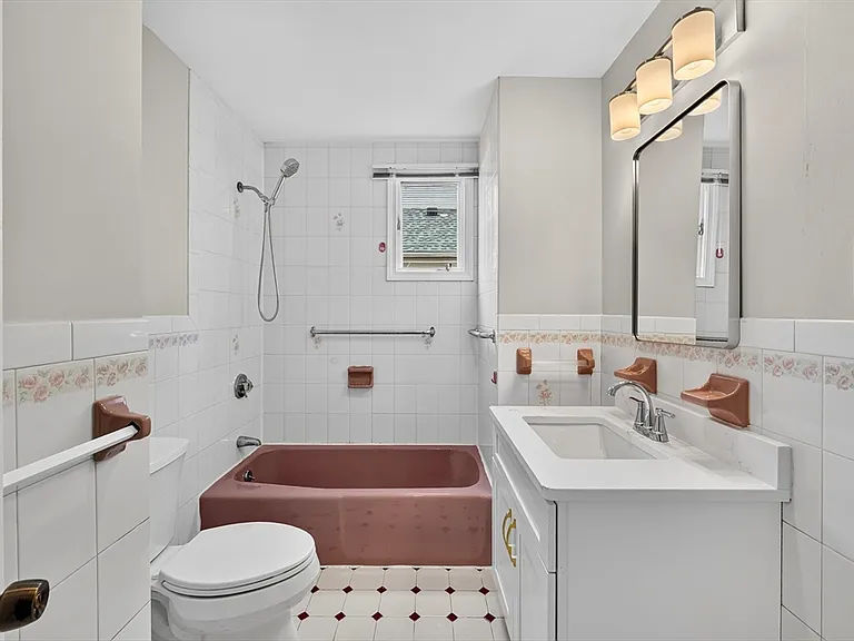 18 Otis St #1 — Photo 11