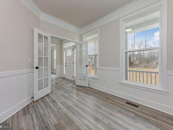 5th image of 11708 Crescent Ln