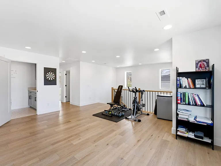 11716 S Meeks Ct — Photo 40