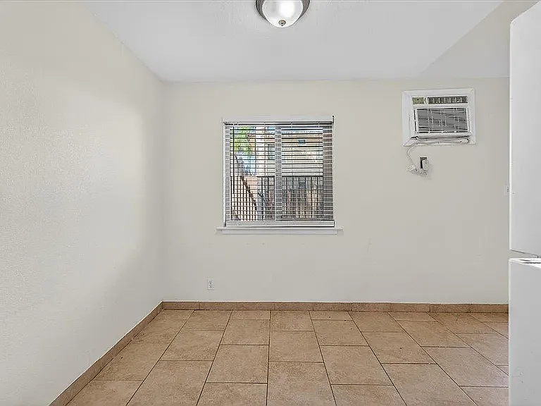 1348 E San Bruno Ave #101 — Photo 7