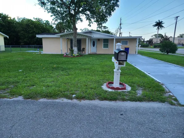 5699 SE 44th Avenue, Stuart, FL 34997