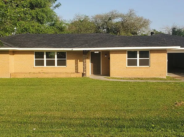 6425 Adams St, Groves, TX 77619