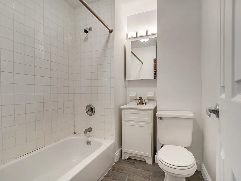 364 W 51st St #4W — Photo 6