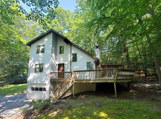 120 Highland Dr, Lakeville, PA 18438