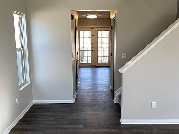 4th image of 2376 Norview Dr