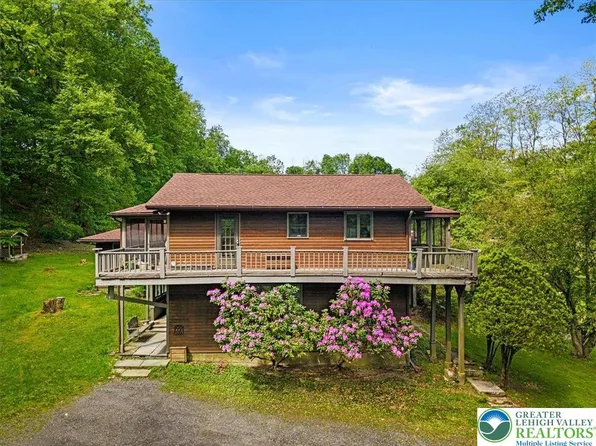 927 Hickory Valley Rd, Stroudsburg, PA 18360