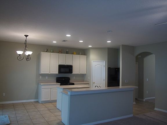 3rd image of 39 Woodside Dr