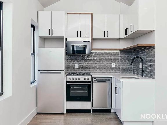 4th image of 595 Marcy Ave Floor 2