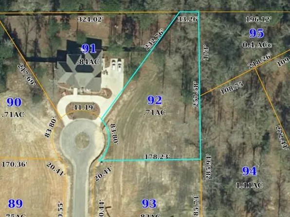 34 Pinehills Ct, Hattiesburg, MS 39402