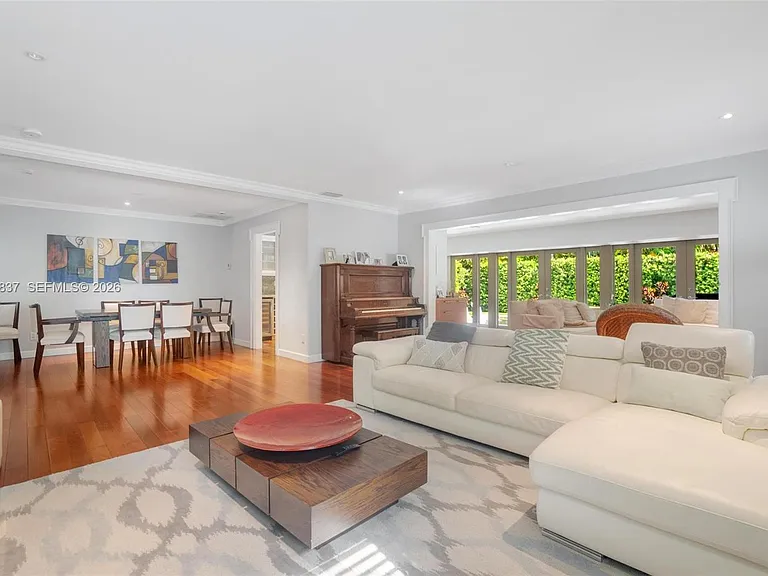 412 Gerona Ave — Photo 3