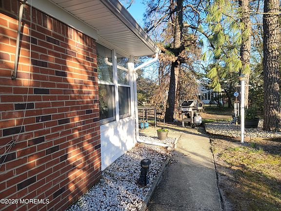 5th image of 62 C Kennedy Drive