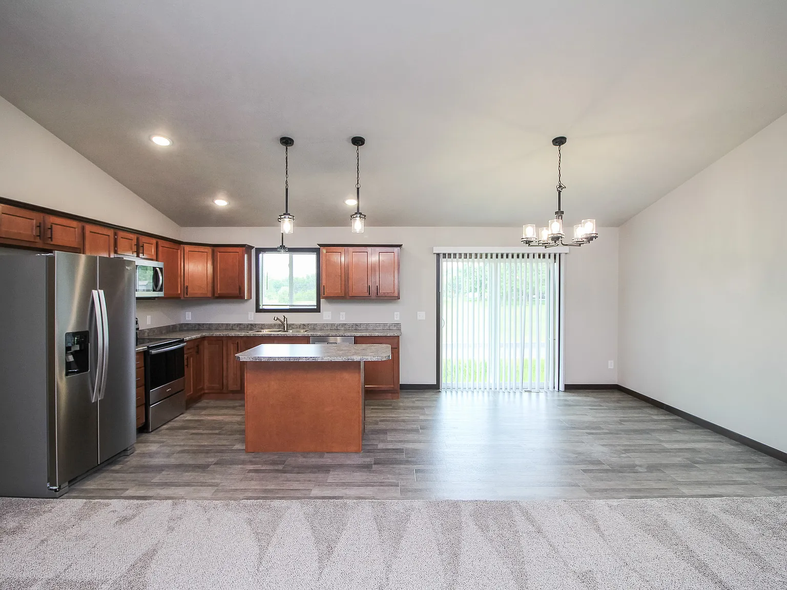 3 bed, 1400 sqft, $1,775 — Photo 3