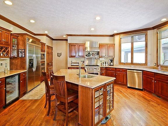 3rd image of 4666 Deer Creek Cir