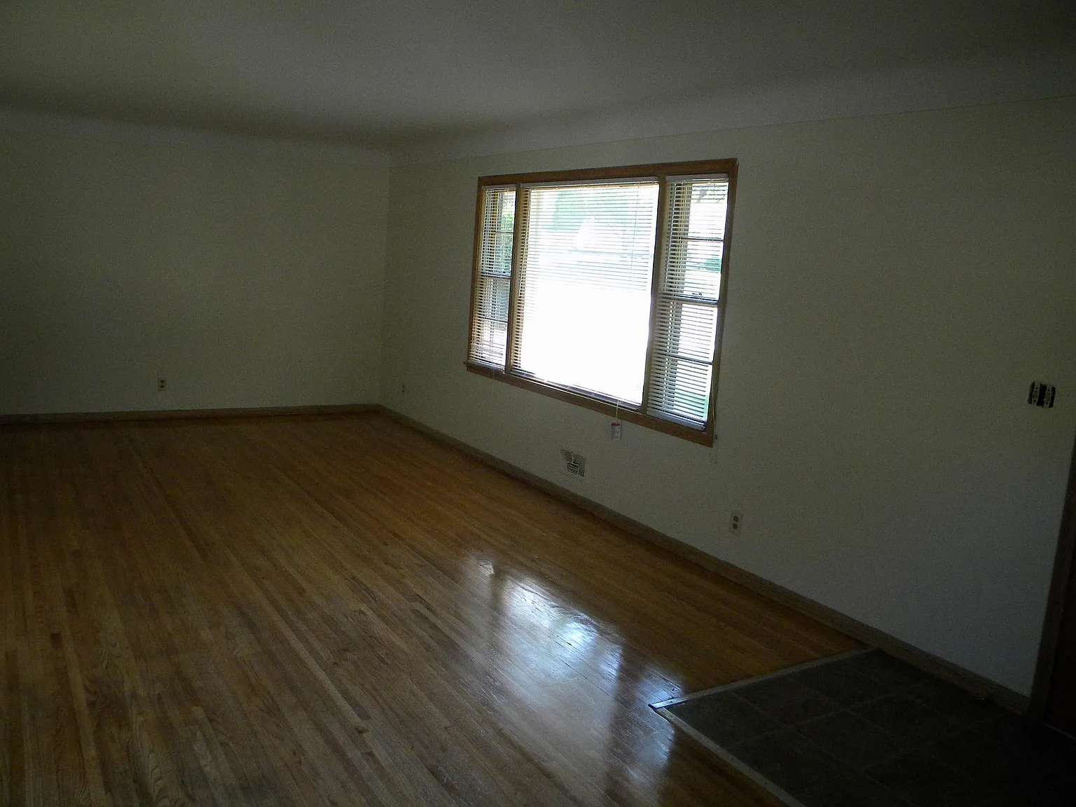 4 bed, 2981 sqft, $3,100 — Photo 4