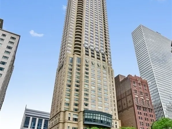 800 N Michigan Ave APT 3603, Chicago, IL 60611