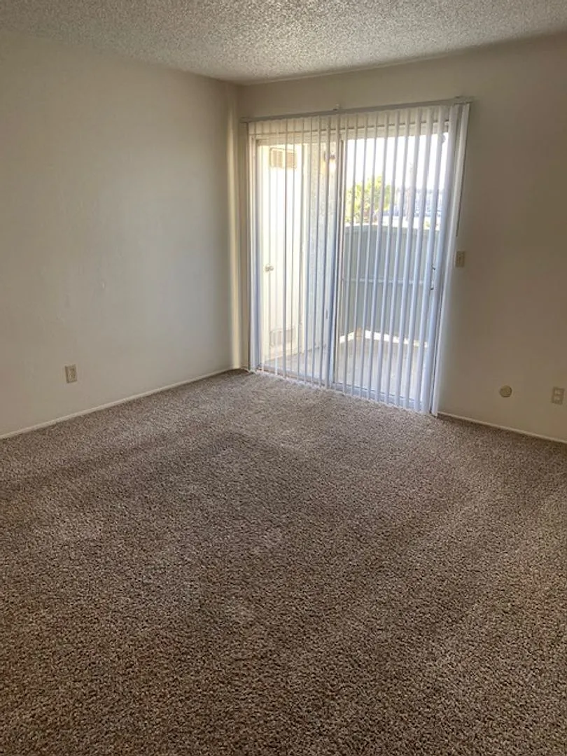 3900 El Potrero Lane #3 -Apartment — Photo 4