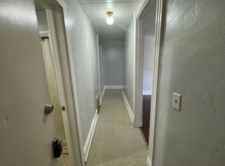 432 W 3rd St #8, Davenport, IA 52801