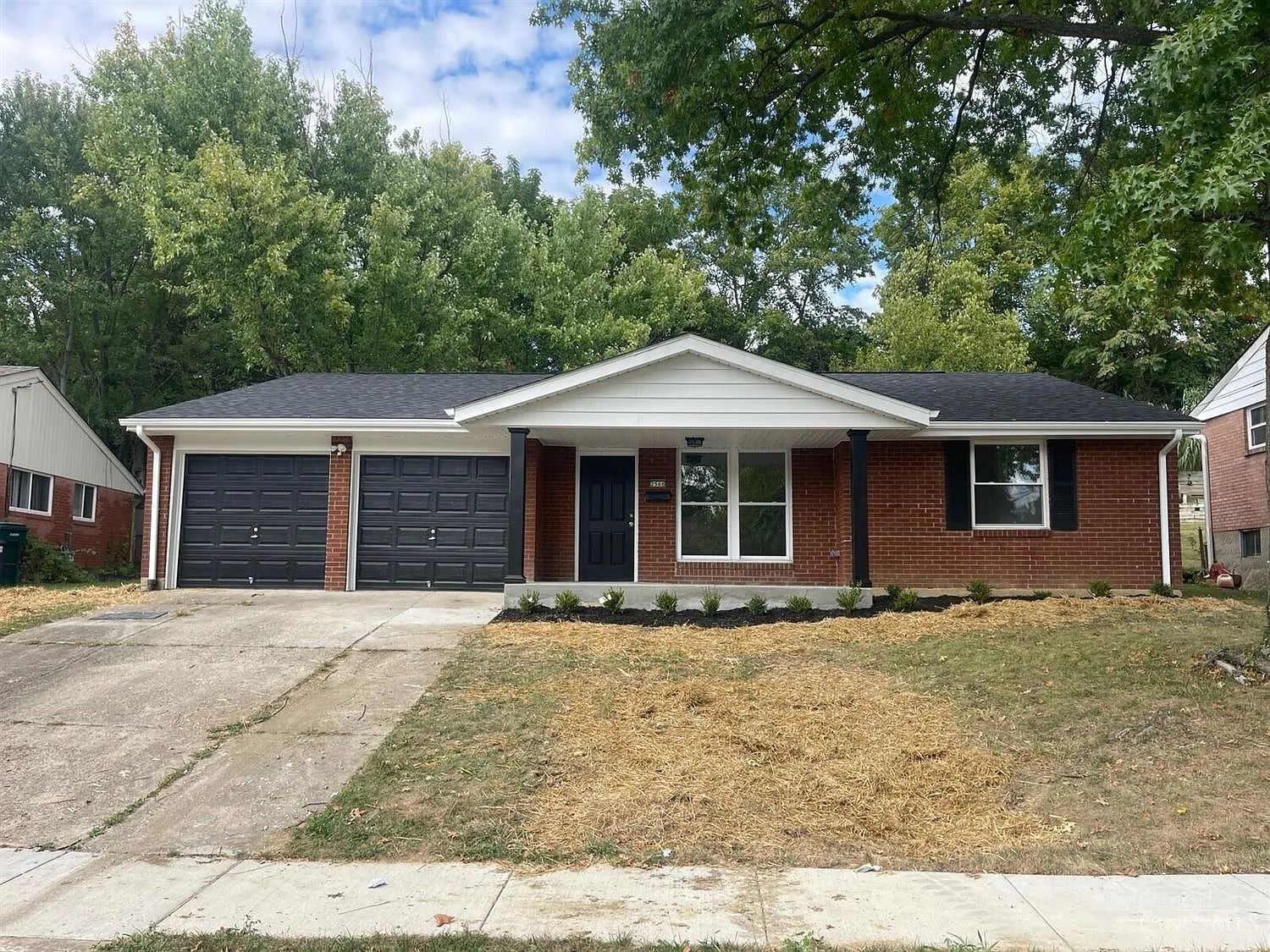 2566 Mustang Dr photo 1