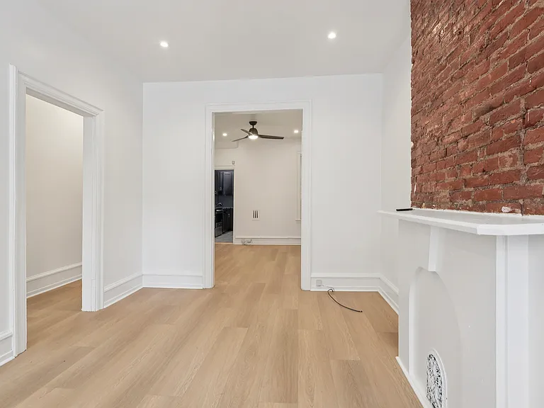 1713 Monument St — Photo 22