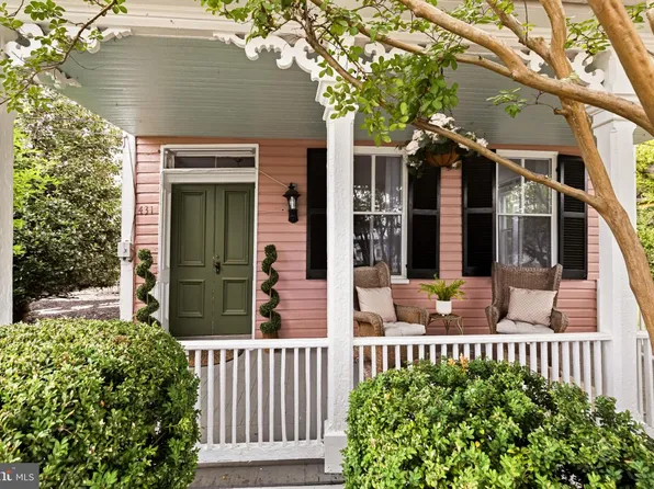 431 S King St, Leesburg, VA 20175