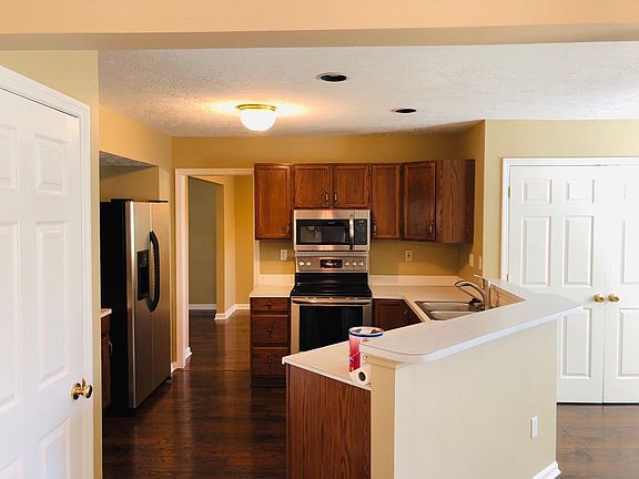 3rd image of 301 Blue Spruce Ct