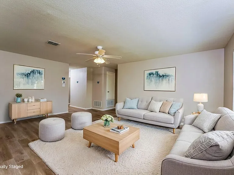 1209 Lambert Dr — Photo 5