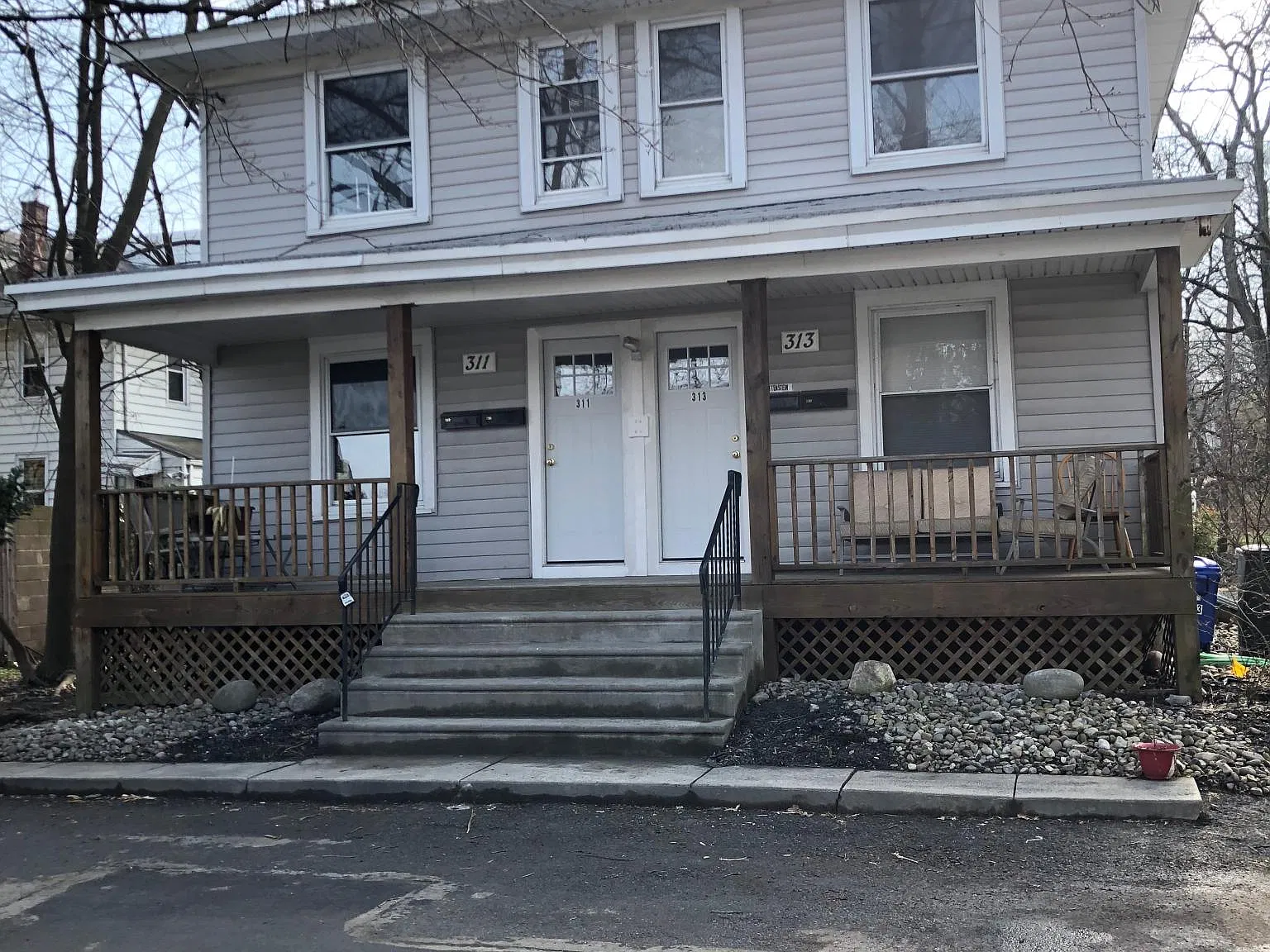 313 Hillside Ave — Photo 1