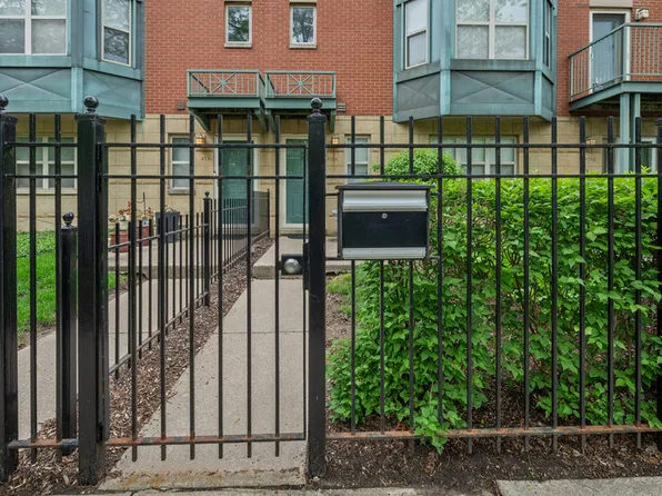 4534 S Woodlawn Ave #4-11, Chicago, IL 60653