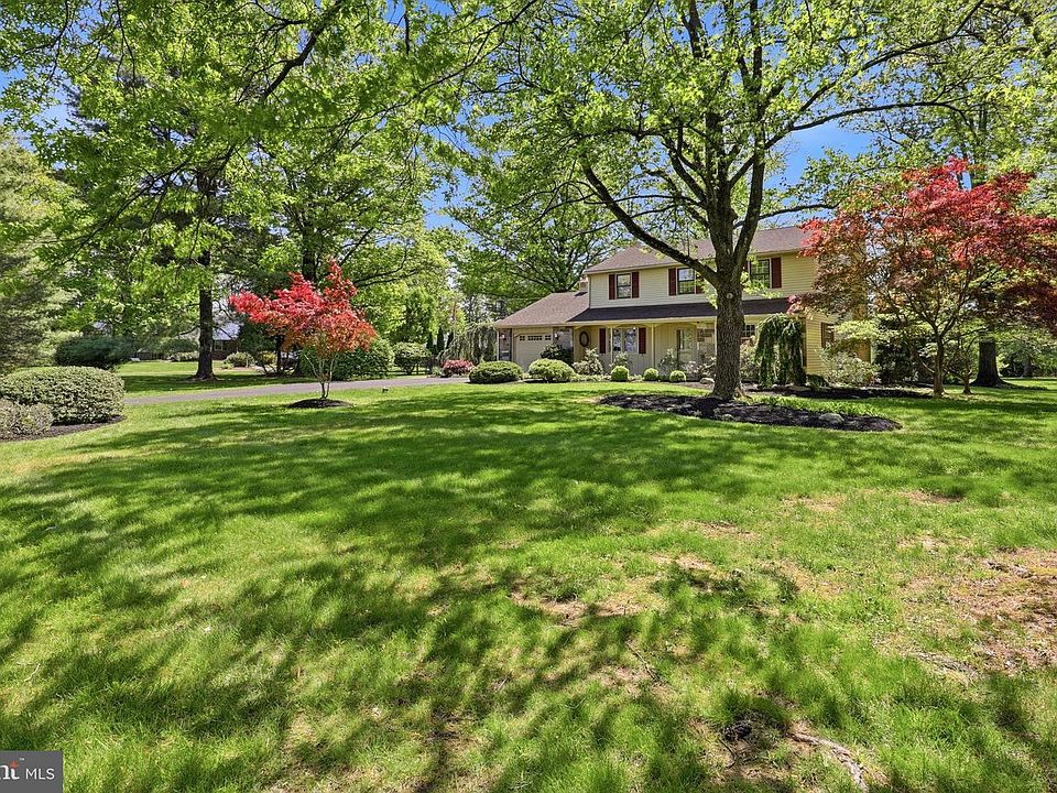 1st image of 203 Fairway Rd