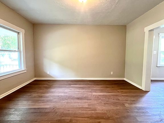 3rd image of 6200 Kenyon Ave Unit 1