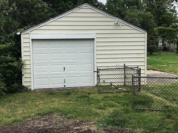 2nd image of 3606 Margaret Ave