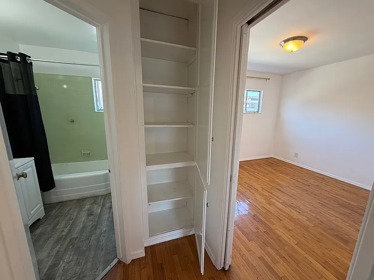 2420 Ocean Park Blvd #F — Photo 10