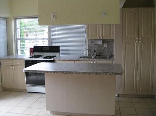2nd image of 4338 El Mar Dr #4