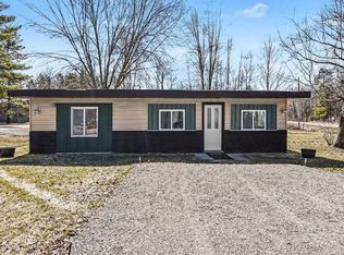 4042 S Oak Dr, Beaverton, MI 48612