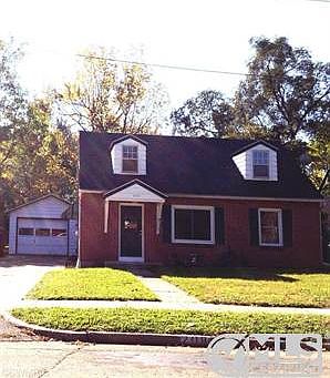 1st image of 208 Hunter St