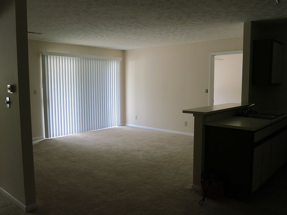 2nd image of 22 Woodland Hills Dr Ste 5