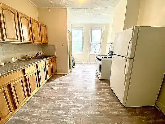 160 Woodward Ave #2R — Photo 2