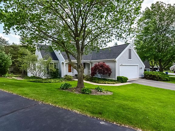 2nd image of 1326 Thornberry Ct W