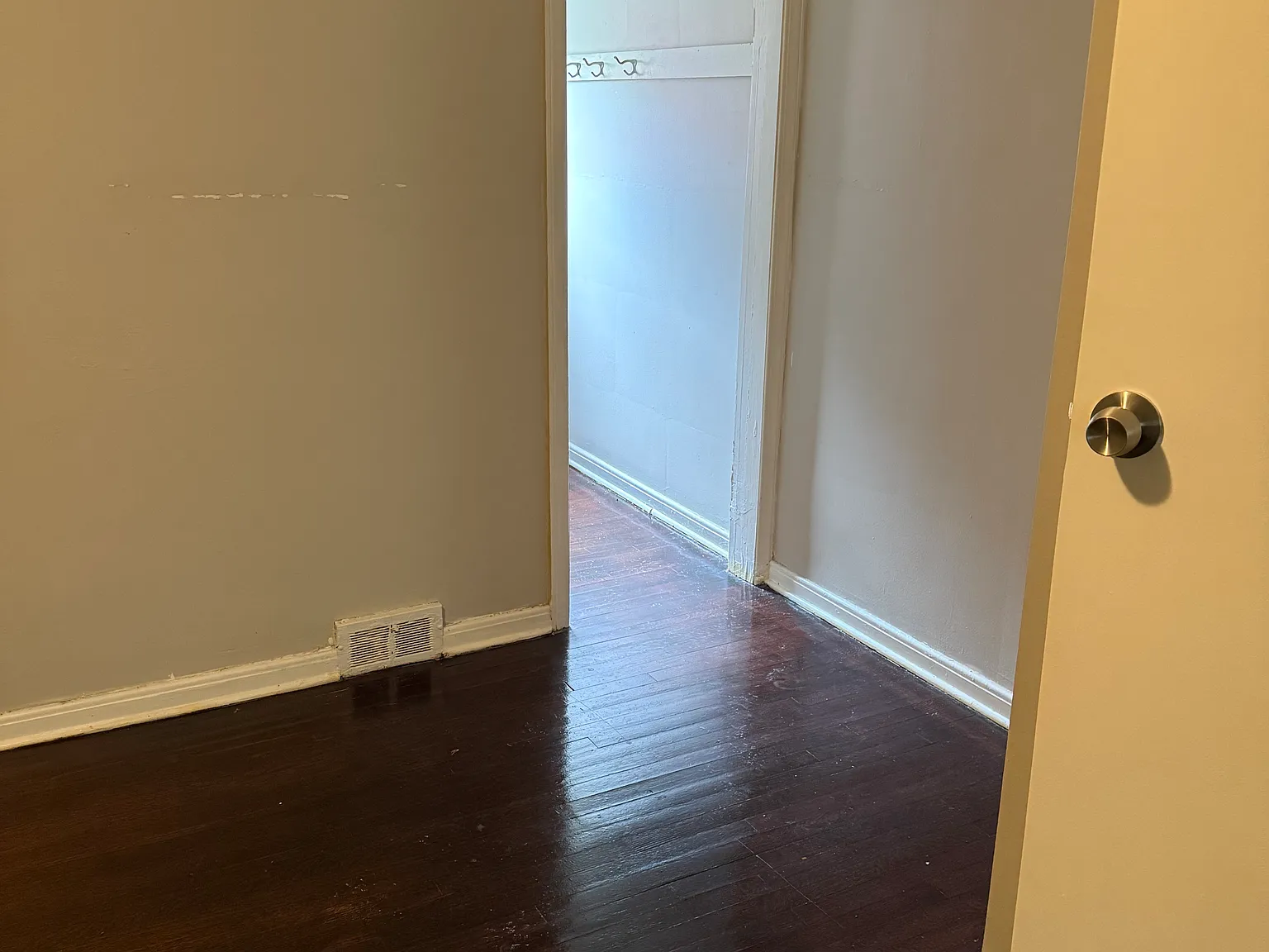 2 bed, 1250 sqft, $1,250 — Photo 3