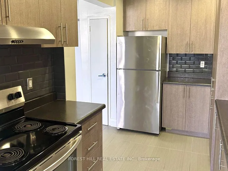35 Esterbrooke Ave #209 — Photo 4