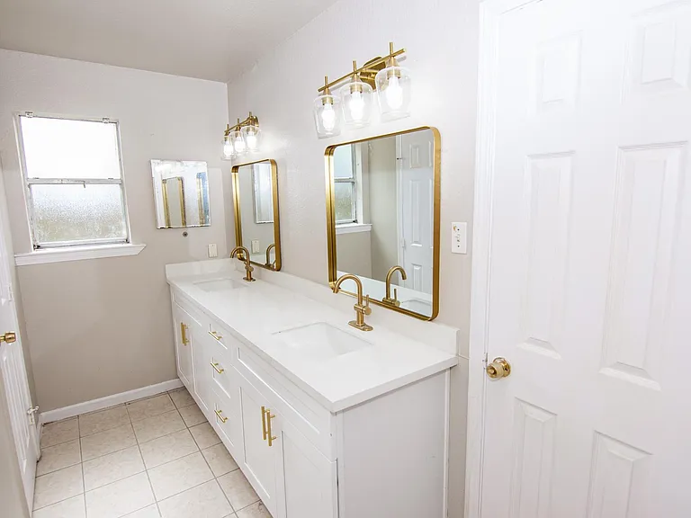 2611 Ashington Dr — Photo 6