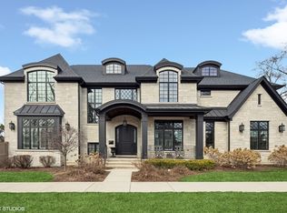 270 N Geneva Ave, Elmhurst, IL 60126