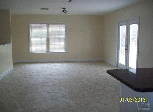 2 bed, 1200 sqft, $2,495 — Photo 4