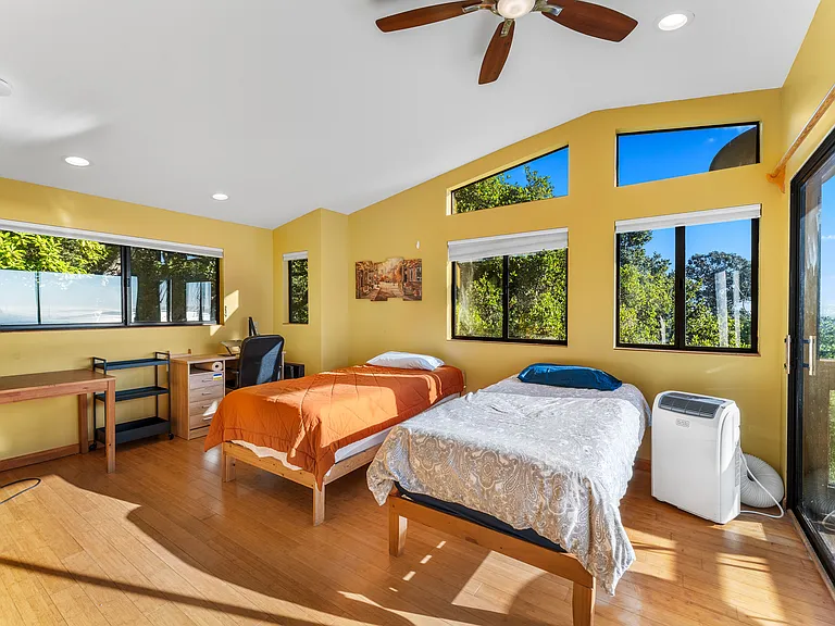 1724 La Vereda Rd — Photo 6