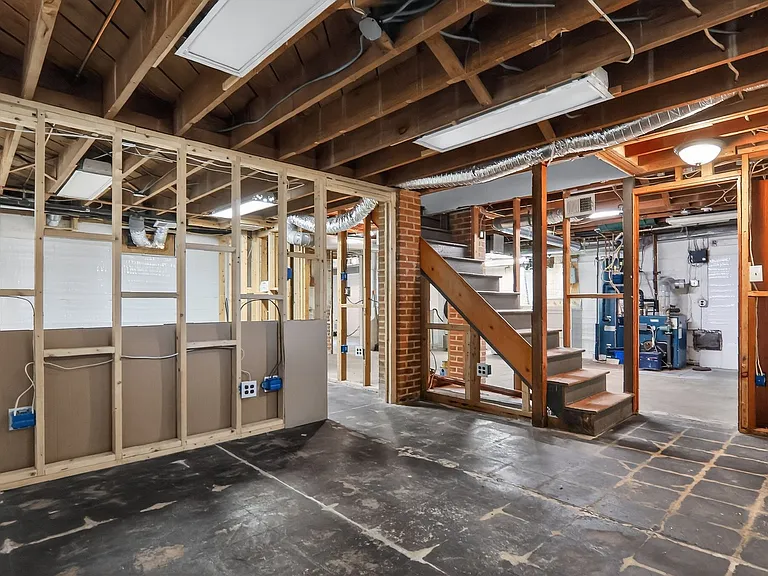 14011 Rectory Ln — Photo 68