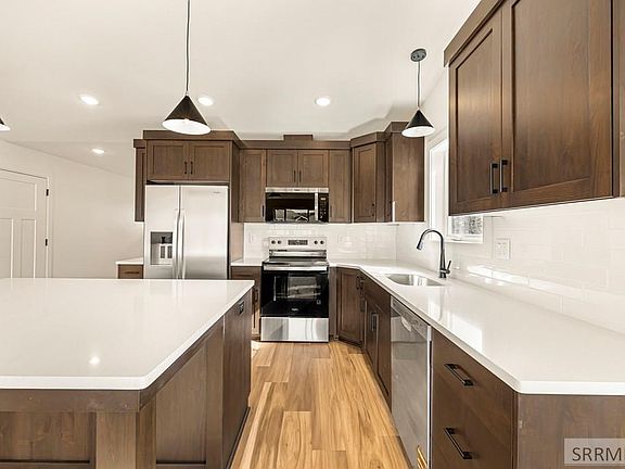 5th image of 29 N Currant Ln