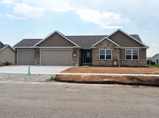 3121 Aquamarine Ave, Appleton, WI 54913